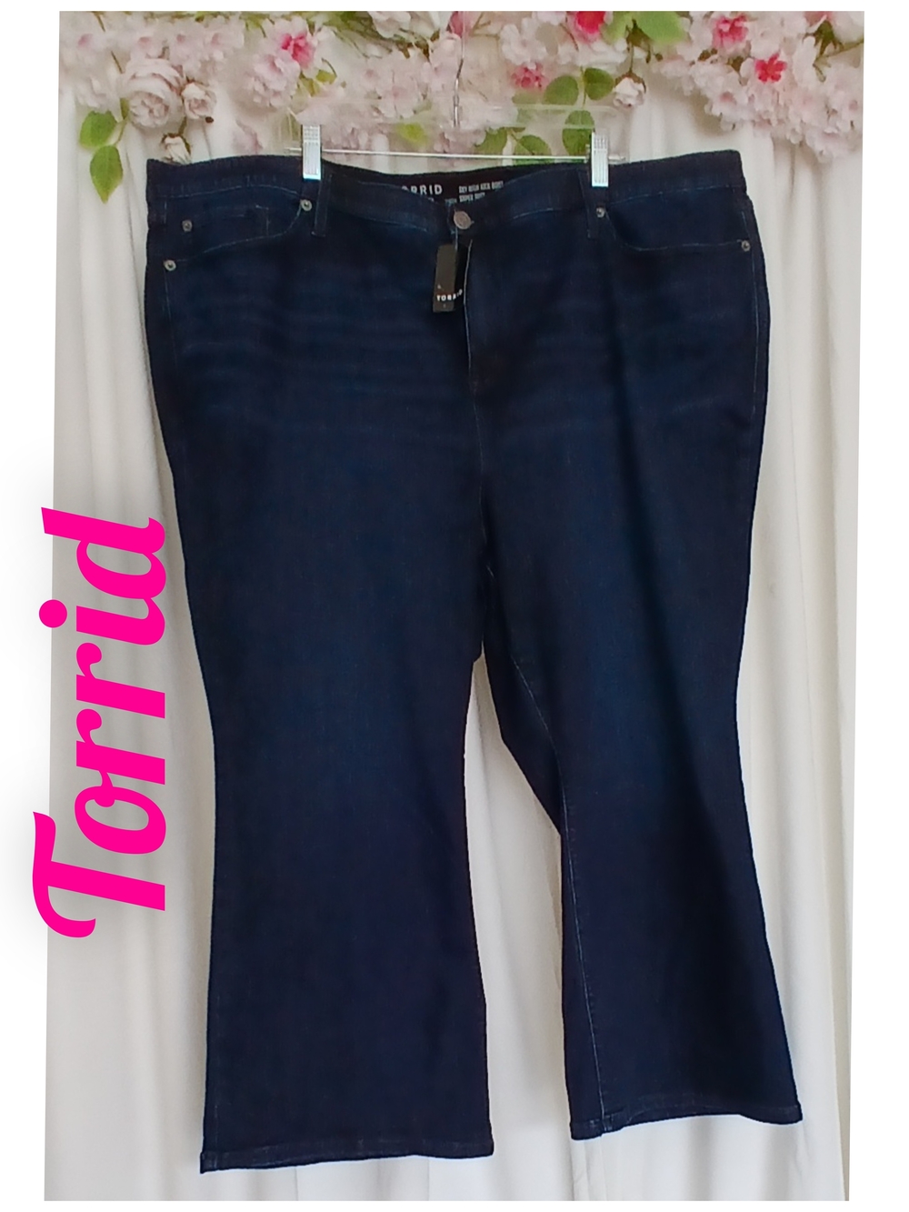 Torrid Sky High Kick  Bootcut Super Sorft Jeans New With Tags Size 28